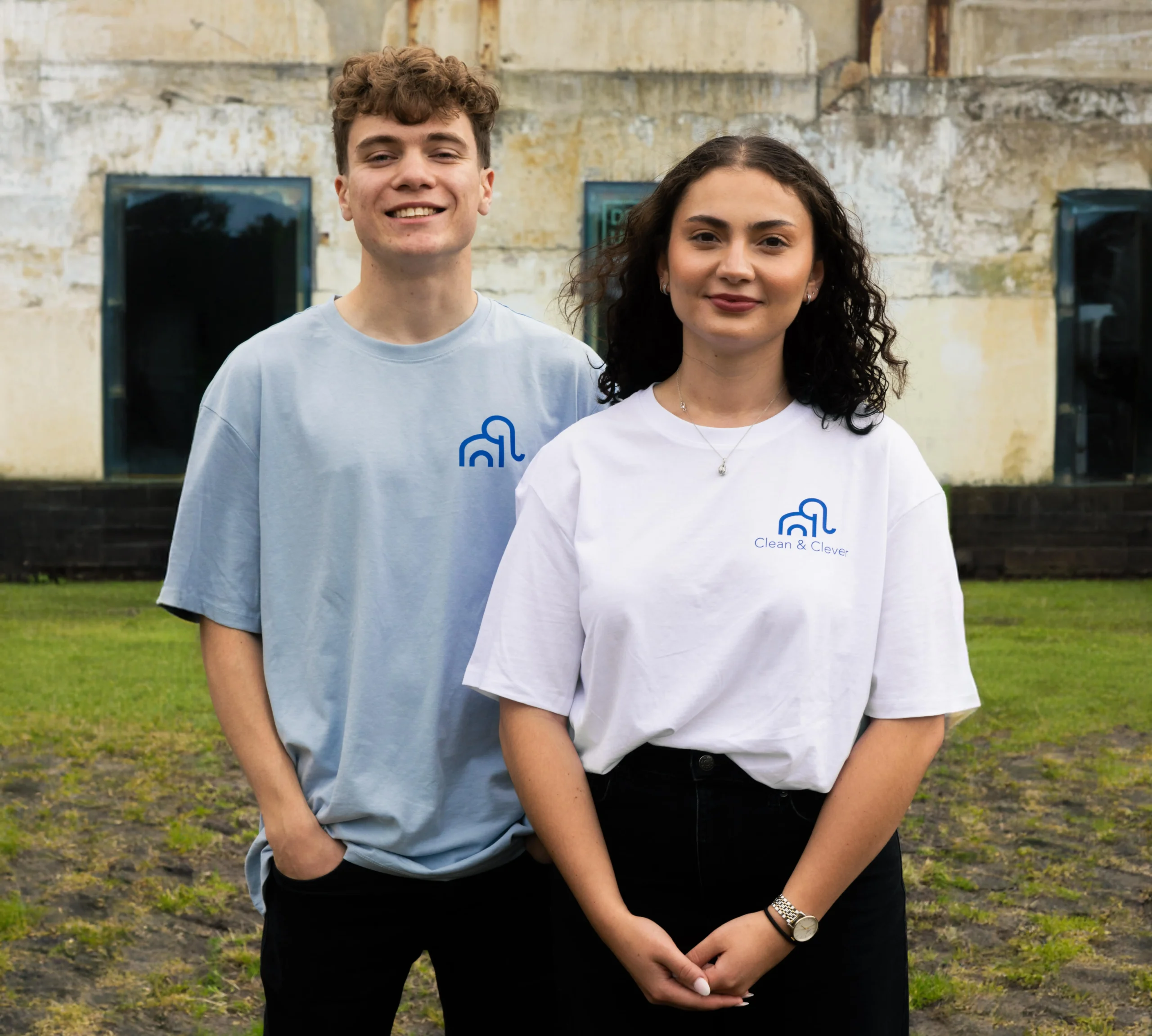 de 2 eigenaren van clean and clever, een vrouw en een man